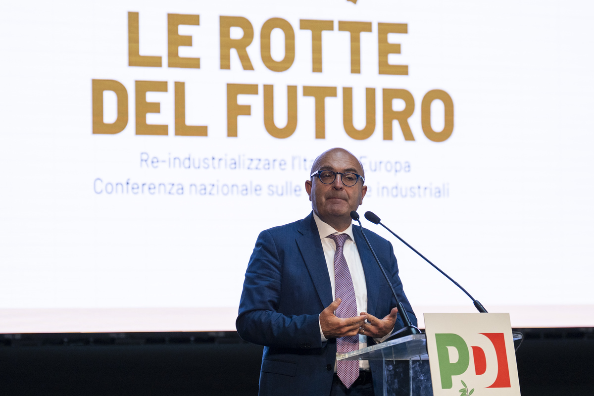 Il Pd smonta la manovra pezzo per pezzo: “Gestione imbarazzante, segnata da confusione, divisioni e sciatteria” Il Pd smonta la manovra pezzo per pezzo: “Gestione imbarazzante, segnata da confusione, divisioni e sciatteria”