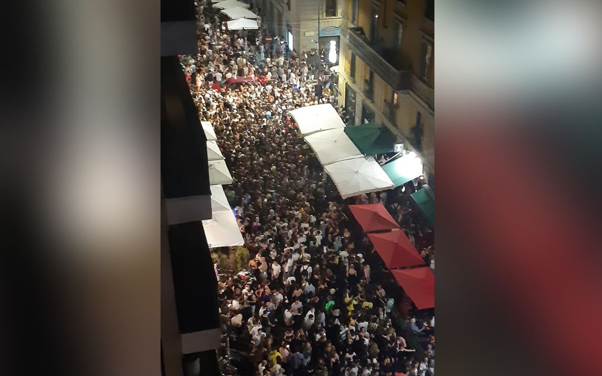 Malamovida a Milano, i residenti di Porta Venezia: “Assediati a casa nostra. I politici? Ci consigliavano di trasferirci in campagna” Malamovida a Milano, i residenti di Porta Venezia: “Assediati a casa nostra. I politici? Ci consigliavano di trasferirci in campagna”