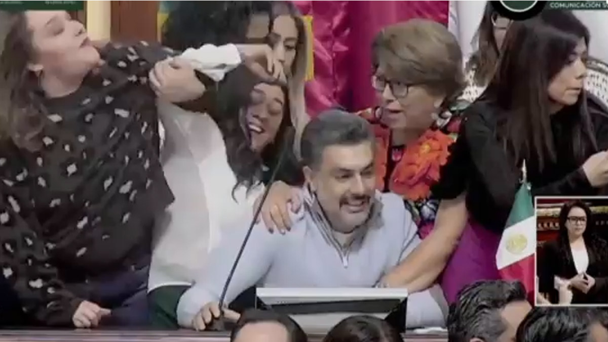Rissa al Congresso in Messico: il video delle deputate che si prendono per i capelli Rissa al Congresso in Messico: il video delle deputate che si prendono per i capelli