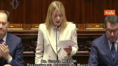 Meloni cita strage di Sydney: “Brutale attacco antisemita”, standing ovation in Aula per le vittime