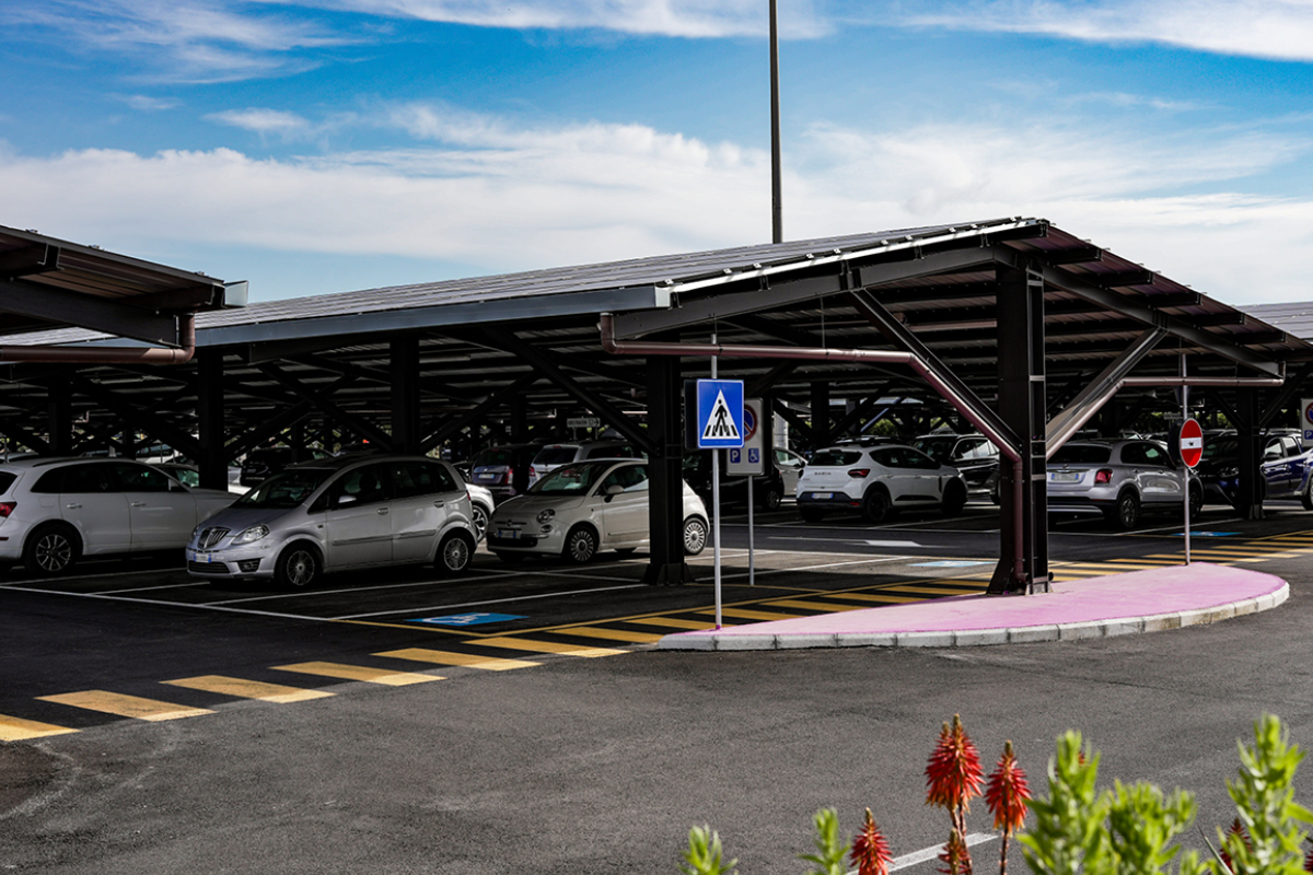 ADR, a Fiumicino parcheggiare costa 5 euro al giorno: con easy Parking il viaggio inizia con il risparmio ADR, a Fiumicino parcheggiare costa 5 euro al giorno: con easy Parking il viaggio inizia con il risparmio