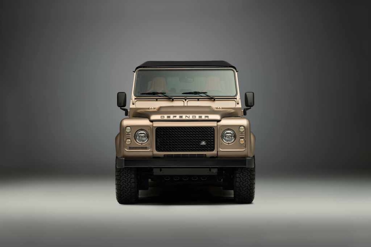 Land Rover Classic Defender V8: il mito si veste come la OCTA Land Rover Classic Defender V8: il mito si veste come la OCTA