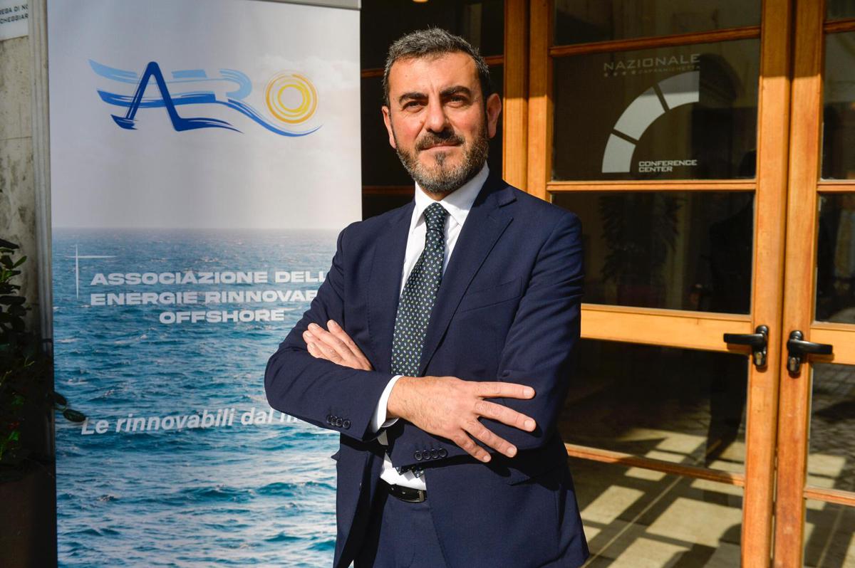 “Eolico offshore in Italia? Governo distratto, progetti fermi e a rischio i miliardi già investiti. Addio bollette più basse” “Eolico offshore in Italia? Governo distratto, progetti fermi e a rischio i miliardi già investiti. Addio bollette più basse”