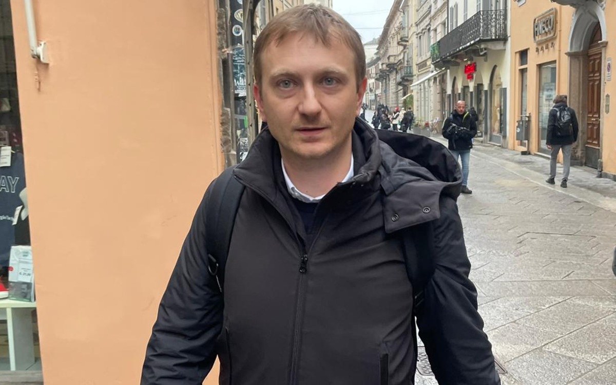 Garlasco, chiuso l’incidente probatorio: Stasi a sorpresa in tribunale assediato dai cronisti Garlasco, chiuso l’incidente probatorio: Stasi a sorpresa in tribunale assediato dai cronisti