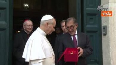 Papa Leone XIV a sorpresa in Senato per visitare la mostra della Bibbia di Borso d’Este