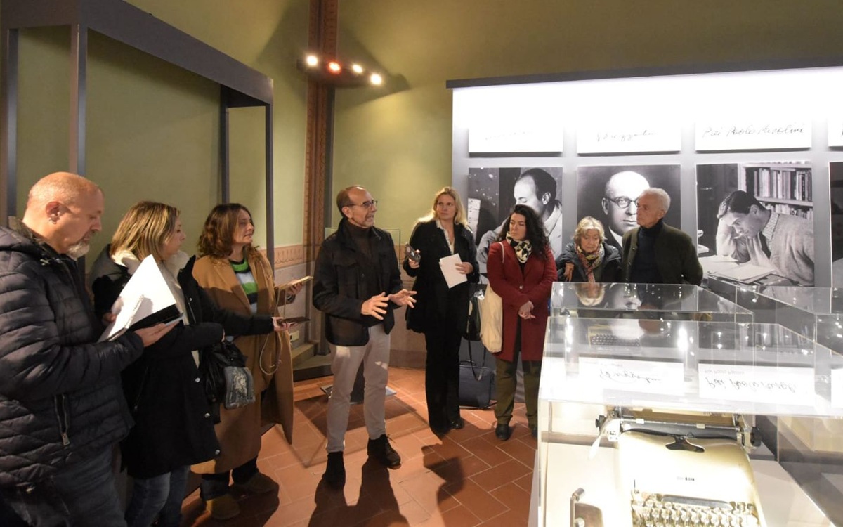 Da Leopardi a Dostoevskij: al Gabinetto Vieusseux i tour letterari tra archivi e aneddoti Da Leopardi a Dostoevskij: al Gabinetto Vieusseux i tour letterari tra archivi e aneddoti