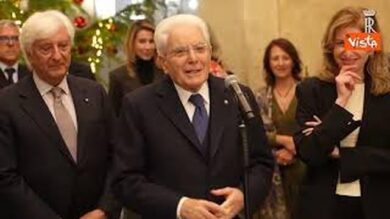 Mattarella riceve bimbi ospiti di case famiglia per doni e auguri natalizi al Quirinale