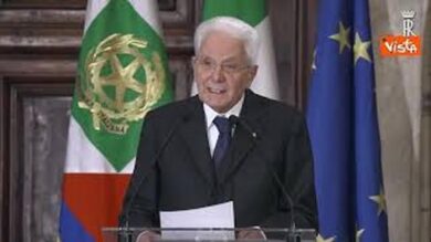 Mattarella: Spese per la difesa mai così necessarie, anche se poco popolari
