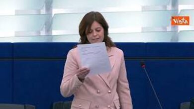 Ilaria Salis a Strasburgo: A destra nel Parlamento Ue siedono eredi del fascismo