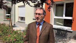 “A bocca chiusa” i versi corali di Luigi Maruzzi