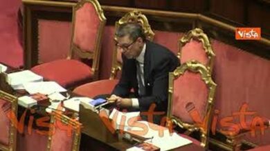 Discussione in Aula sulla manovra, il Ministro Giorgetti ascolta gli interventi dei Senatori