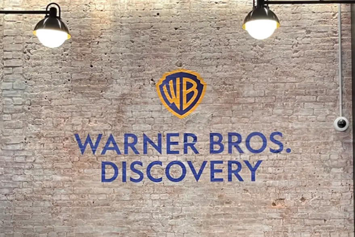 Warner Bros, Paramount non molla: Larry Ellison pronto a sborsare 40 miliardi di tasca propria per battere Netflix Warner Bros, Paramount non molla: Larry Ellison pronto a sborsare 40 miliardi di tasca propria per battere Netflix