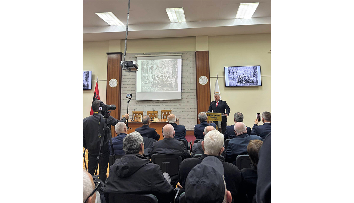 Presentato il Libro del Jani Fullani Baba Faja Martaneshi ( Mustafa Xhani ) Monografia