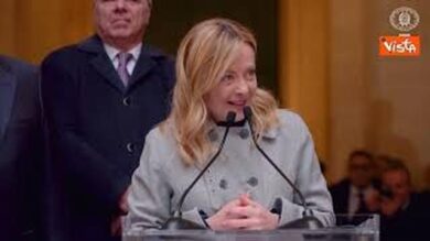 Meloni ai dipendenti di Palazzo Chigi: Auguri, è stato un anno tosto, il 2026 sarà molto peggio