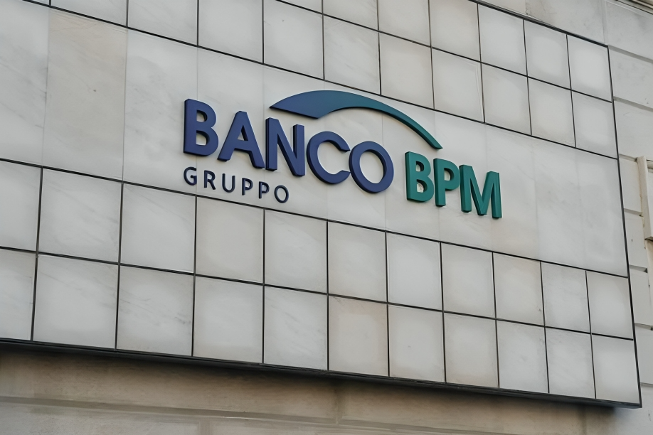 Risiko, BancoBpm si ritira dalla corsa: interrotto il dialogo per l’aggregazione con Mps Risiko, BancoBpm si ritira dalla corsa: interrotto il dialogo per l’aggregazione con Mps
