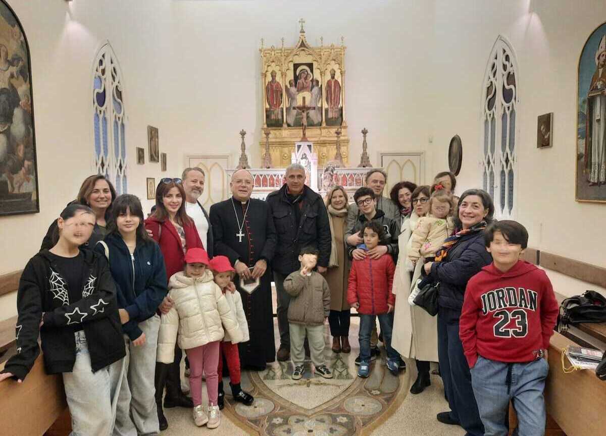Lecce: cuccioli Lions in visita all’Arcivescovo Lecce: cuccioli Lions in visita all’Arcivescovo
