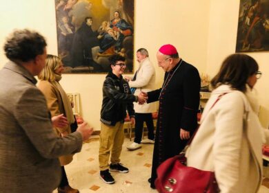 Lecce: cuccioli Lions in visita all’Arcivescovo