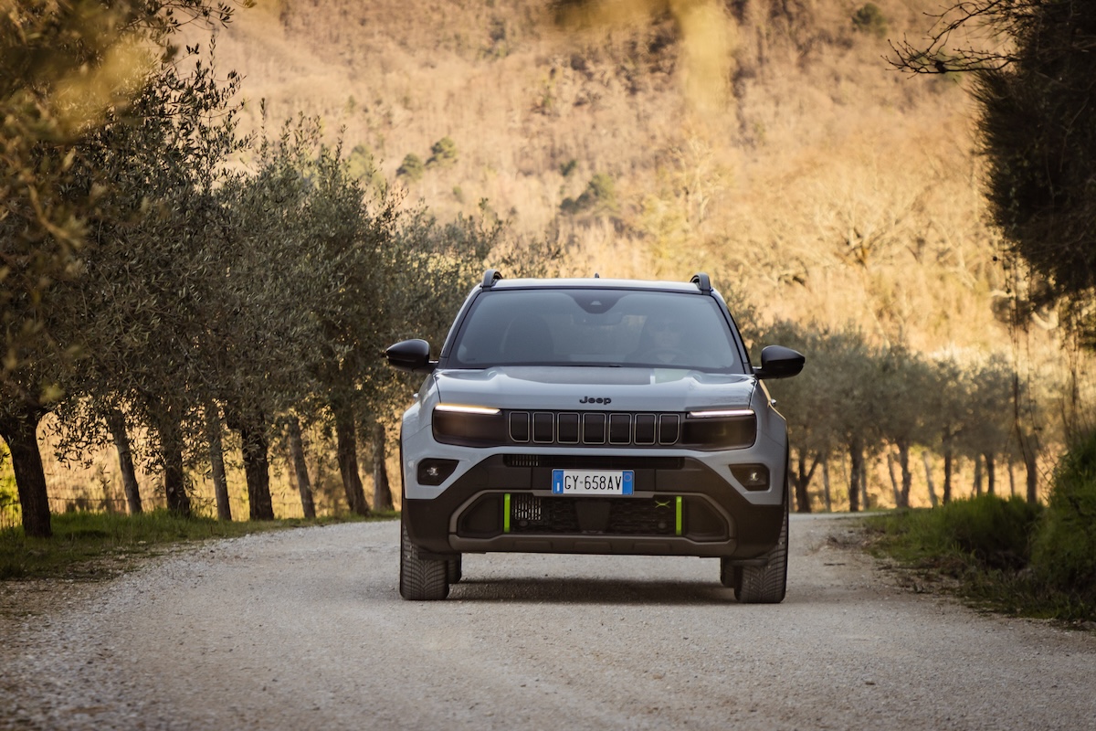 Jeep Avenger a Yes Weekend: viaggio tra natura e libertà su Sky TG24