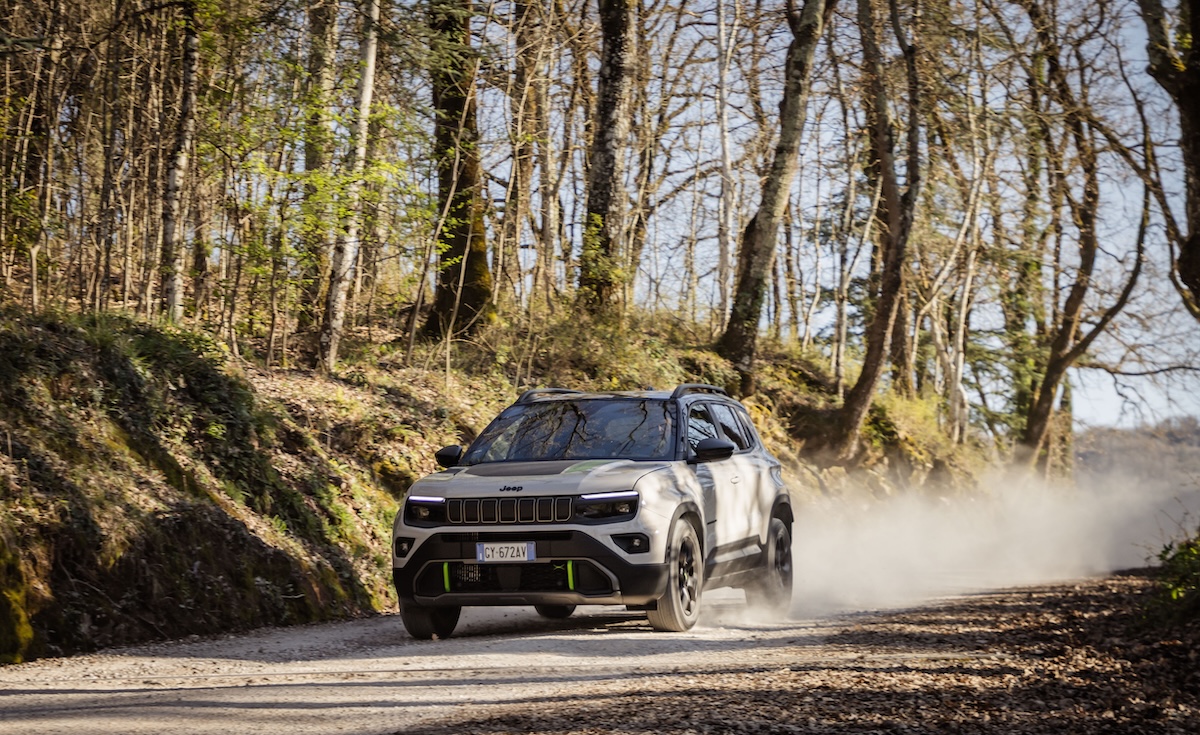 Jeep Avenger a Yes Weekend: viaggio tra natura e libertà su Sky TG24