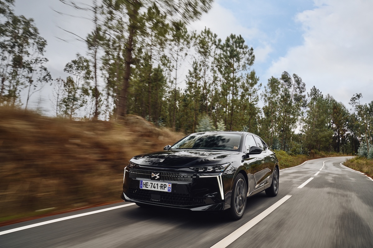 DS Automobiles: design premium e 750 km di autonomia per la N°8