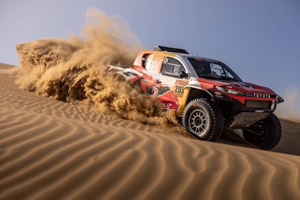 Rally Dakar 2026: Toyota svela il DKR GR Hilux di nuova generazione