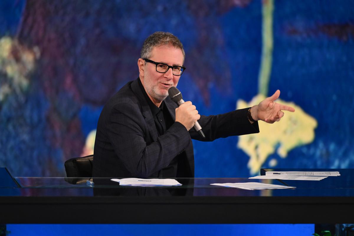 Che Tempo che fa, puntata speciale annunciata Fabio Fazio – Quando va in onda (e come sono andati gli ascolti tv in stagione, i trend) Che Tempo che fa, puntata speciale annunciata Fabio Fazio – Quando va in onda (e come sono andati gli ascolti tv in stagione, i trend)
