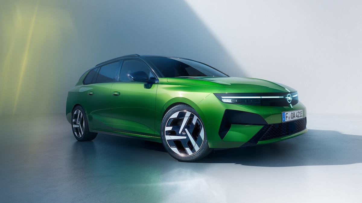 Opel Mokka GSE e Astra: il futuro elettrico debutta a Bruxelles 2026
