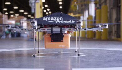 Amazon molla l’Italia, stop alle consegne con i droni: “Non ci sono le condizioni”. Avanti negli Usa e nel Regno Unito