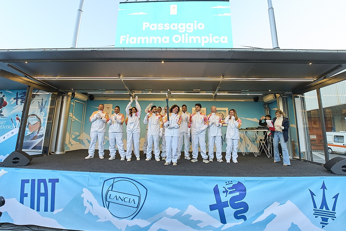 Milano Cortina 2026: la Fiamma Olimpica all’Alfa Romeo di Pomigliano Milano Cortina 2026: la Fiamma Olimpica all’Alfa Romeo di Pomigliano