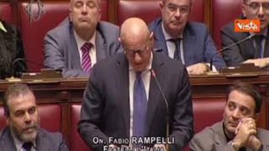 Rampelli (FdI) risponde a opposizione citando ‘La Terrazza’ di Scola: “A che ora la Rivoluzione?”