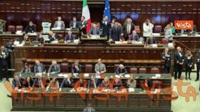 Manovra, gli applausi della maggioranza al momento dell’approvazione