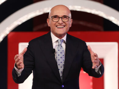 Alfonso Signorini indagato per violenza sessuale ed estorsione: la Procura di Milano apre il fascicolo dopo la denuncia di Antonio Medugno