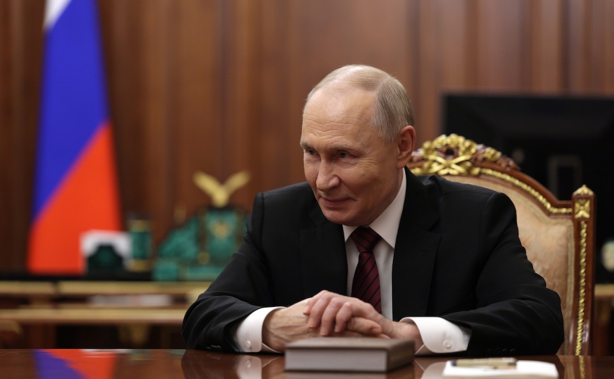 Putin: “La Russia crede nella vittoria”. Mosca diffonde il video del drone abbattuto vicino alla residenza dello zar Putin: “La Russia crede nella vittoria”. Mosca diffonde il video del drone abbattuto vicino alla residenza dello zar
