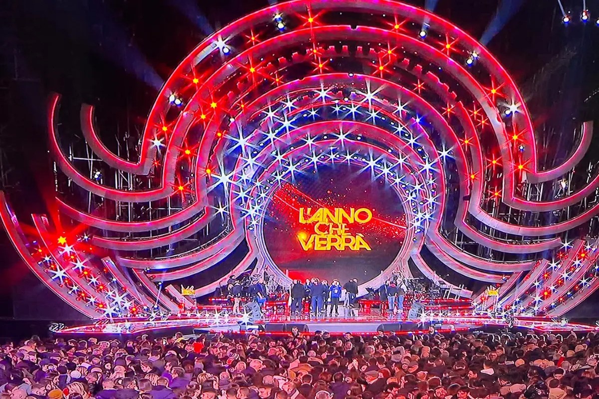 Ascolti tv Capodanno, chi ha vinto tra Rai1 e Canale 5? Risultato chiarissimo. C’è una clamorosa sconfitta. I numeri