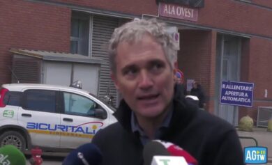 Strage di Crans Montana, parla il padre di uno dei feriti: “Mio figlio andava lì ogni sera, era il punto di ritrovo dei giovani”