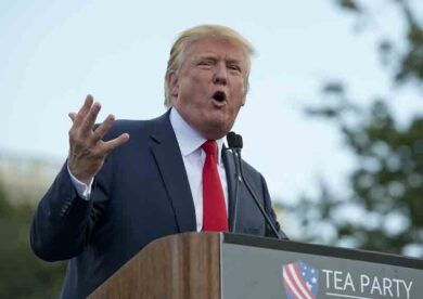 Trump minaccia di attaccare l’Iran. “Pronti a intervenire se Teheran ucciderà i manifestanti”