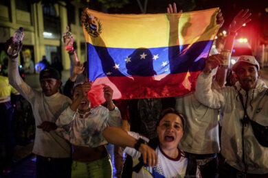 Finisce l’era Maduro: la vicepresidente Rodriguez prende il timone del Venezuela. Trump annuncia: “Guideremo noi il Paese”