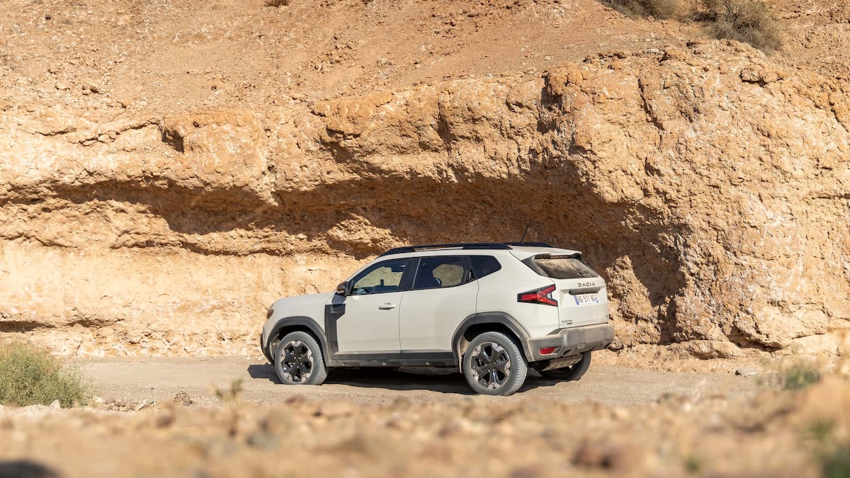 Dacia Duster Hybrid-G 150 4×4: in Agafay il SUV che va davvero Dacia Duster Hybrid-G 150 4×4: in Agafay il SUV che va davvero