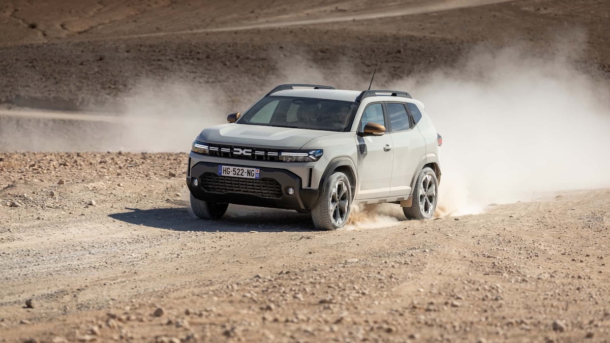 Dacia Duster Hybrid-G 150 4×4: in Agafay il SUV che va davvero Dacia Duster Hybrid-G 150 4×4: in Agafay il SUV che va davvero