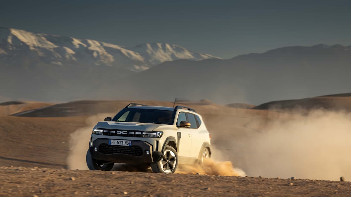 Dacia Duster Hybrid-G 150 4×4: in Agafay il SUV che va davvero Dacia Duster Hybrid-G 150 4×4: in Agafay il SUV che va davvero