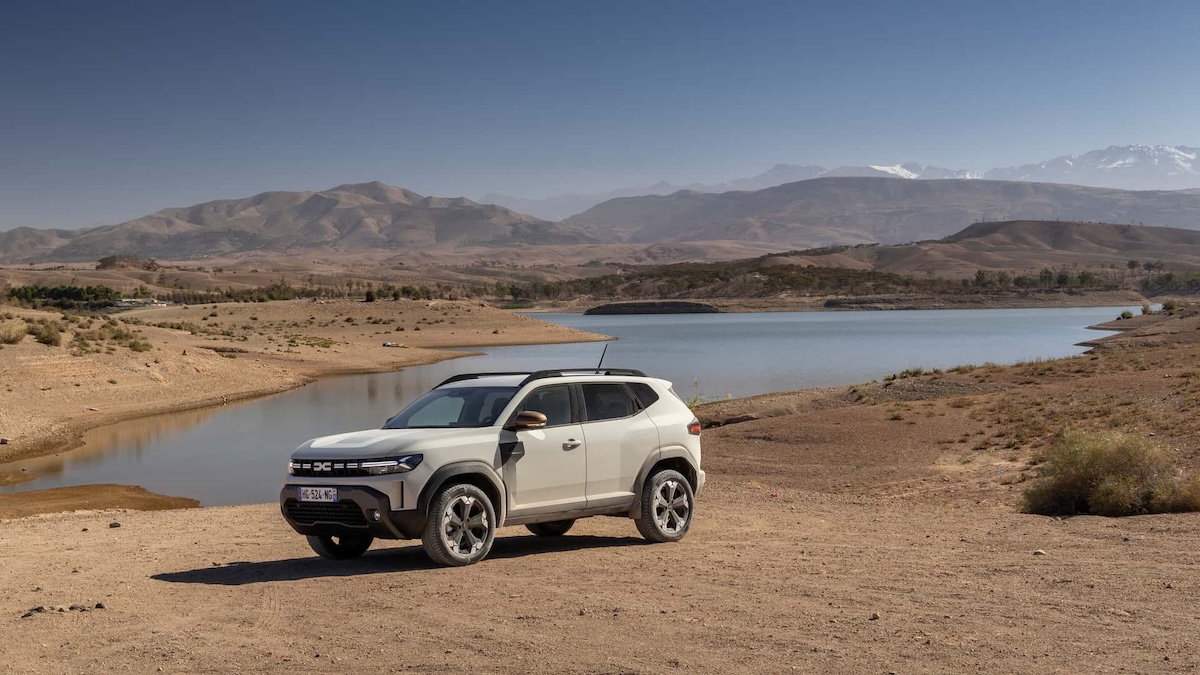 Dacia Duster Hybrid-G 150 4×4: in Agafay il SUV che va davvero Dacia Duster Hybrid-G 150 4×4: in Agafay il SUV che va davvero