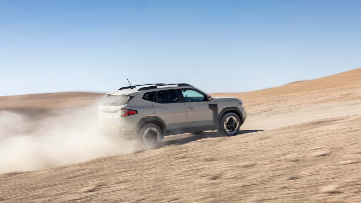 Dacia Duster Hybrid-G 150 4×4: in Agafay il SUV che va davvero Dacia Duster Hybrid-G 150 4×4: in Agafay il SUV che va davvero