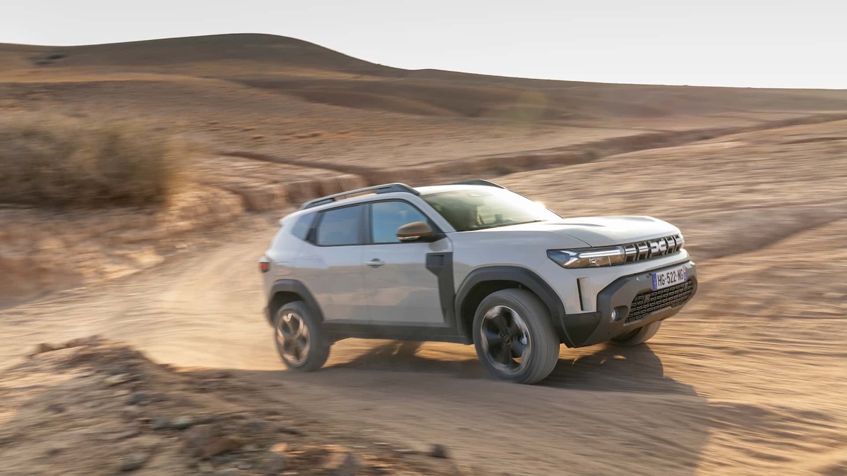 Dacia Duster Hybrid-G 150 4×4: in Agafay il SUV che va davvero Dacia Duster Hybrid-G 150 4×4: in Agafay il SUV che va davvero