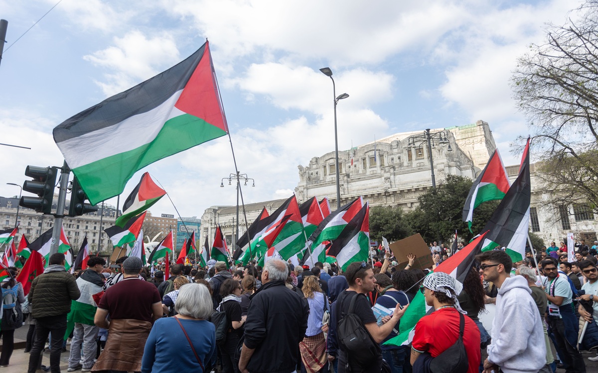 Radicalismo, Hamas & co: le lacerazioni nella sinistra milanese Radicalismo, Hamas & co: le lacerazioni nella sinistra milanese