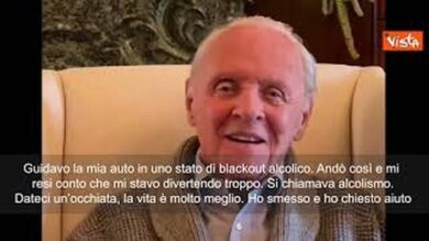 Gli auguri di Capodanno di Hopkins: Rischiato la morte per alcolismo. Ho chiesto aiuto
