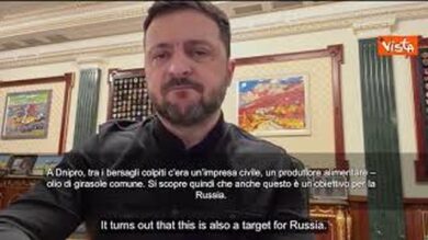 Zelensky: Russia ignora sforzi diplomatici e colpisce civili e infrastrutture
