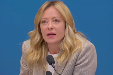 Guerra in Iran, parla la premier Meloni: “L’Italia non è parte del conflitto”. Task force su prezzi e benzina. Si valutano le accise mobili