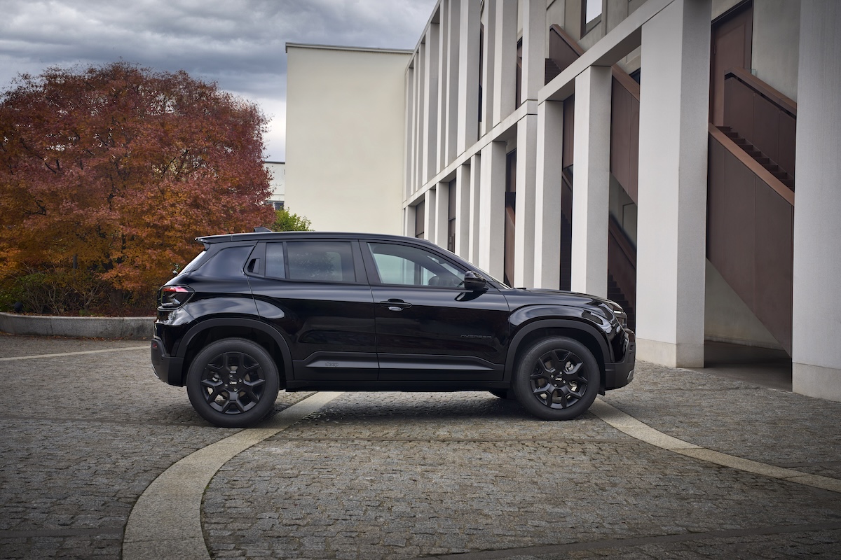 Jeep a Bruxelles 2026: Avenger Black Edition, Compass PHEV e 4xe, Wagoneer S Jeep a Bruxelles 2026: Avenger Black Edition, Compass PHEV e 4xe, Wagoneer S