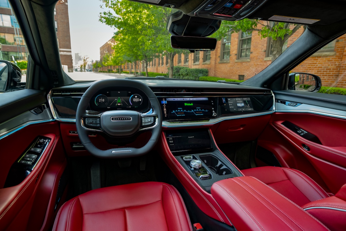 Jeep a Bruxelles 2026: Avenger Black Edition, Compass PHEV e 4xe, Wagoneer S Jeep a Bruxelles 2026: Avenger Black Edition, Compass PHEV e 4xe, Wagoneer S