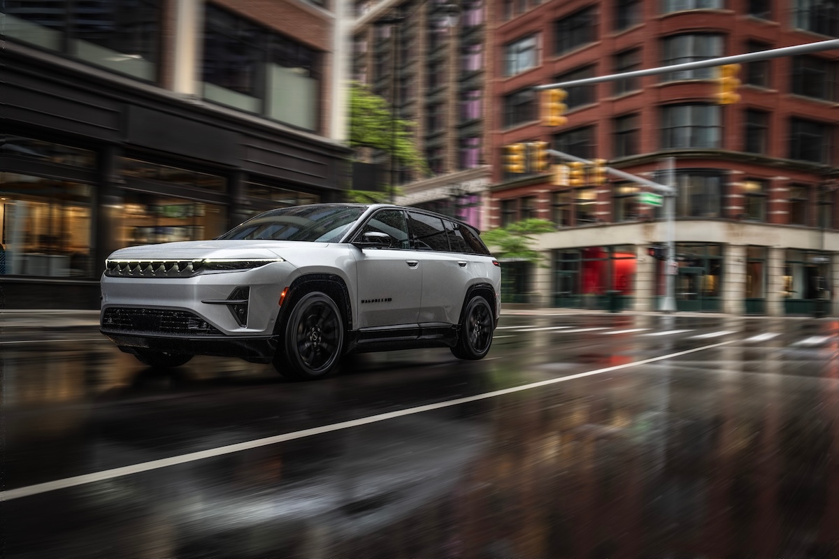 Jeep a Bruxelles 2026: Avenger Black Edition, Compass PHEV e 4xe, Wagoneer S Jeep a Bruxelles 2026: Avenger Black Edition, Compass PHEV e 4xe, Wagoneer S